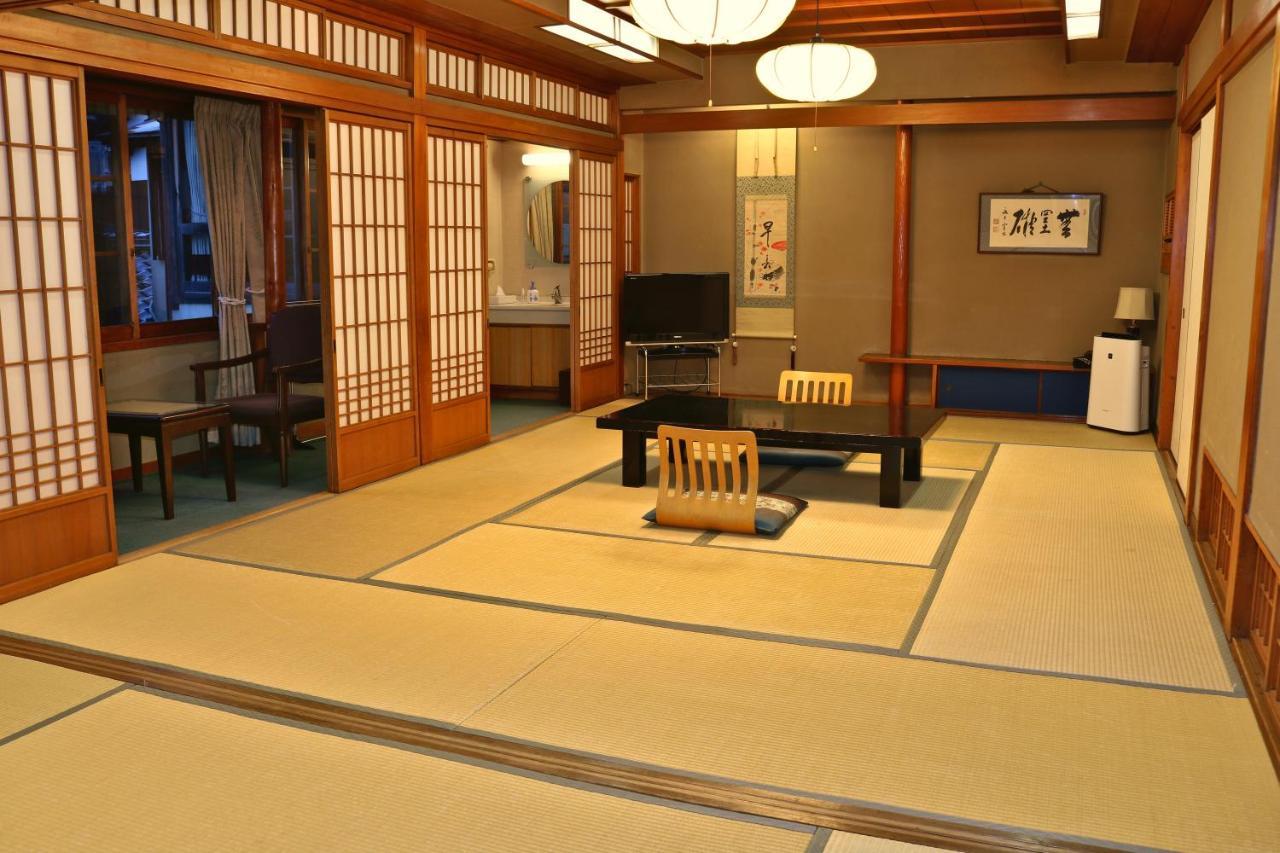 Tsutaya Ryokan Toyooka  Exterior photo